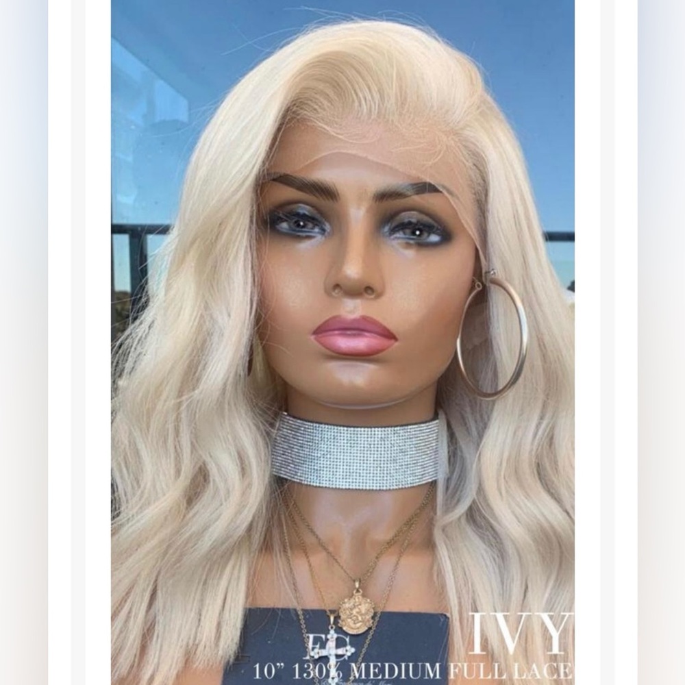 10 inch bob Blonde real human hair!!! New never worn lace not trimmed
